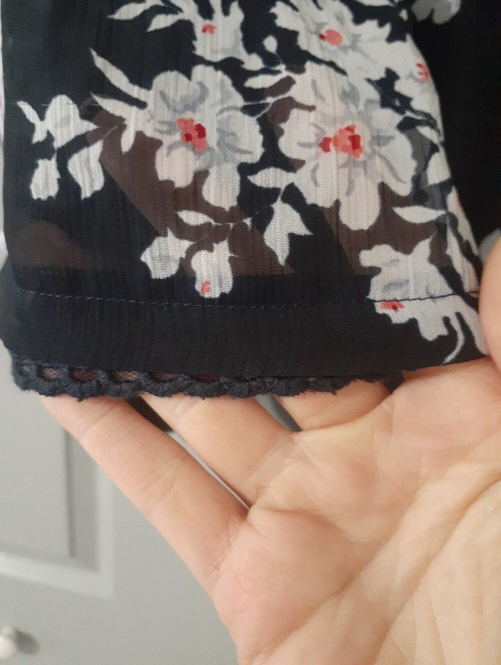 Abercrombie and Fitch sheer floral blouse - Picture 5 of 6